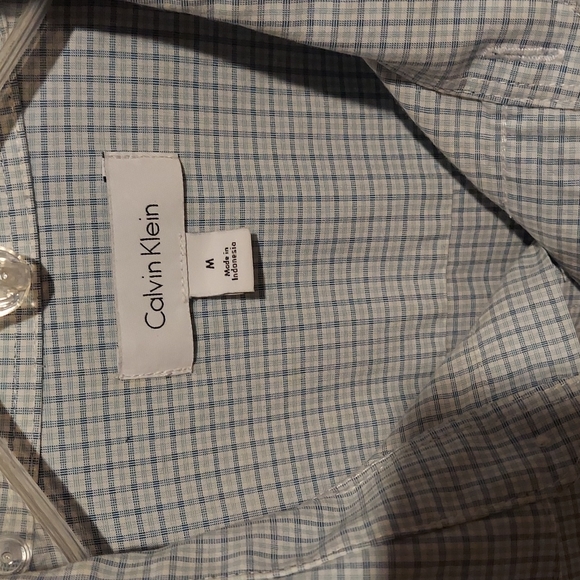 Calvin Klein button-up long sleeve size medium - Picture 2 of 4